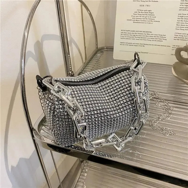 Bolso Cubo con Pedrería y Cadena Brillante – Mini Cartera Cruzada para Mujer